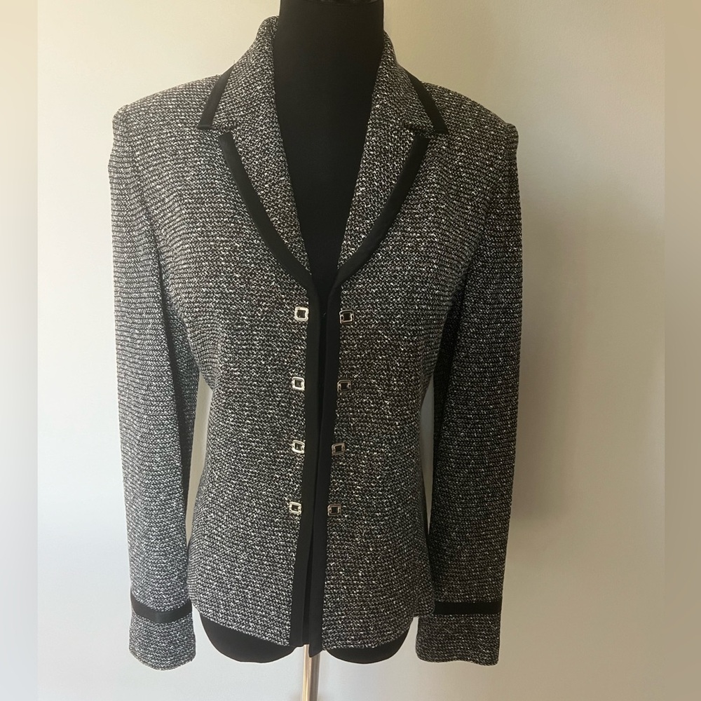ST. JOHN COUTURE Jacket. Gray with black accent, tied in the back. Size 6